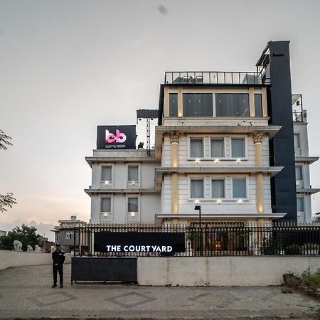 The Courtyard - Beyond Bar & Club Hotel Udaipur Exterior photo